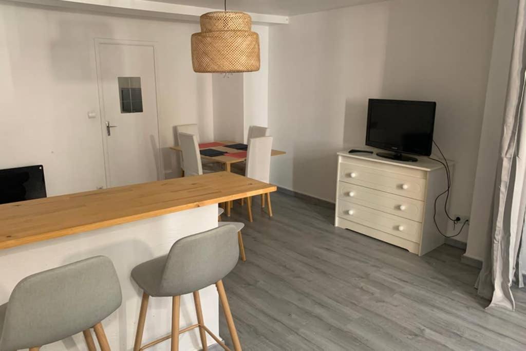 Complet, Hyper Centre D'auxerre. *
